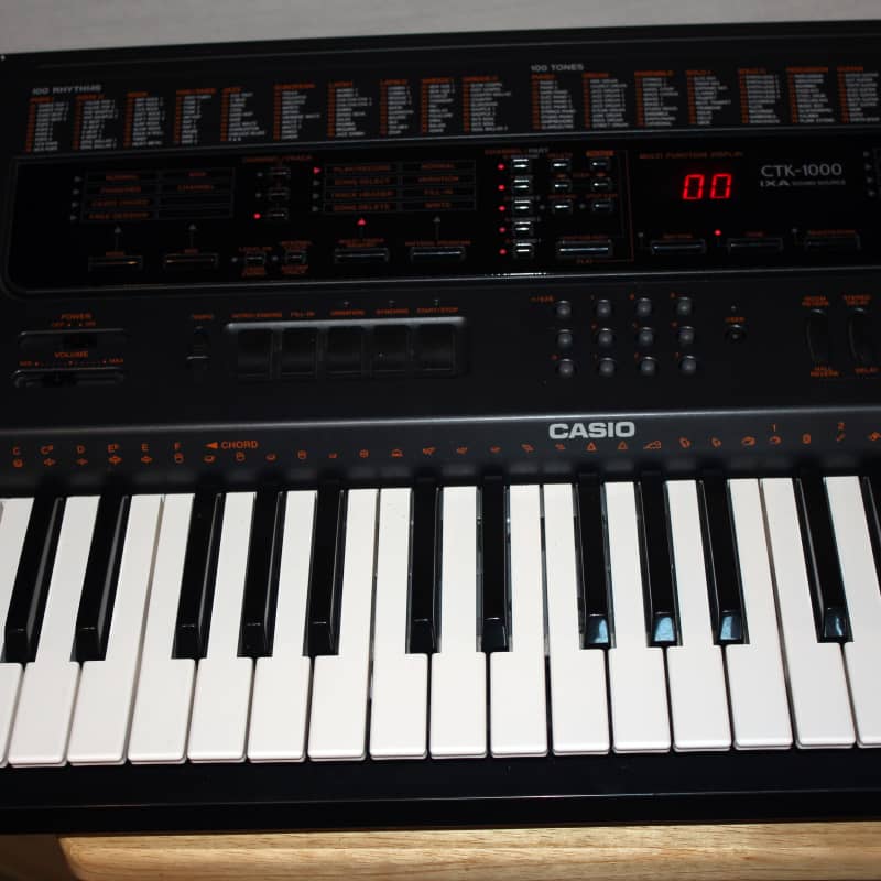 1980s Casio CT-1000p Casiotone 61-Key Synthesizer Black - used Casio              Keyboard Synth