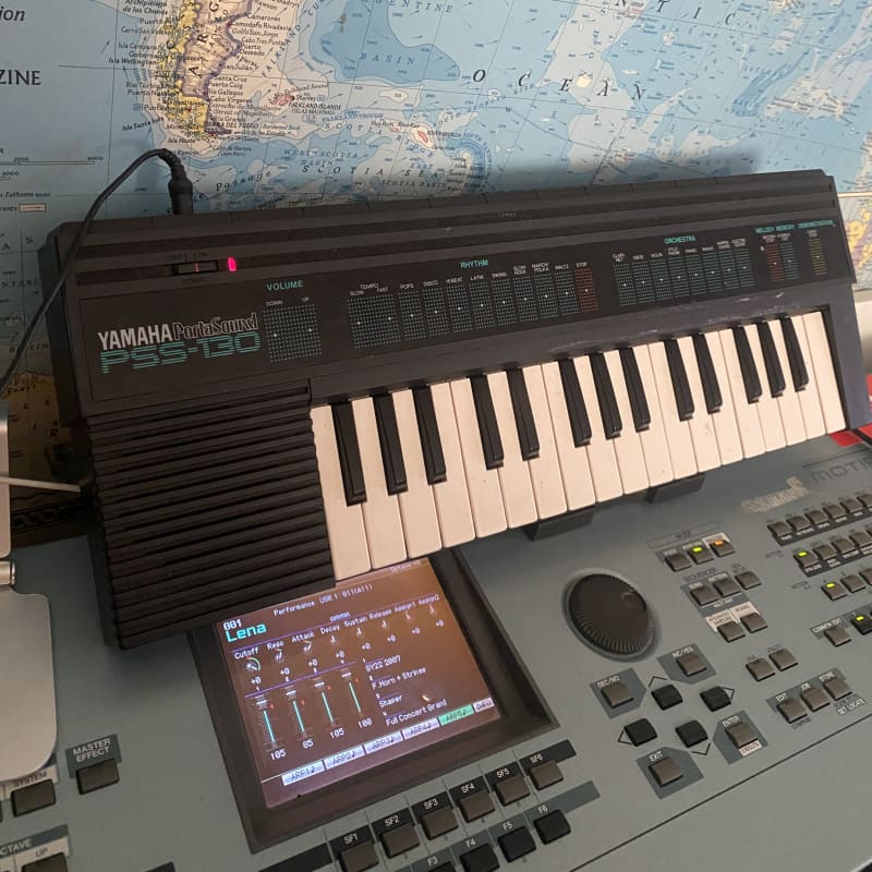 1980s Yamaha Portasound PSS-130 Matte Black - Used Yamaha  Keyboard           Synth
