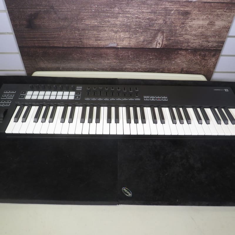 Novation LAUNCHKEY 61 - used Novation              Keyboard