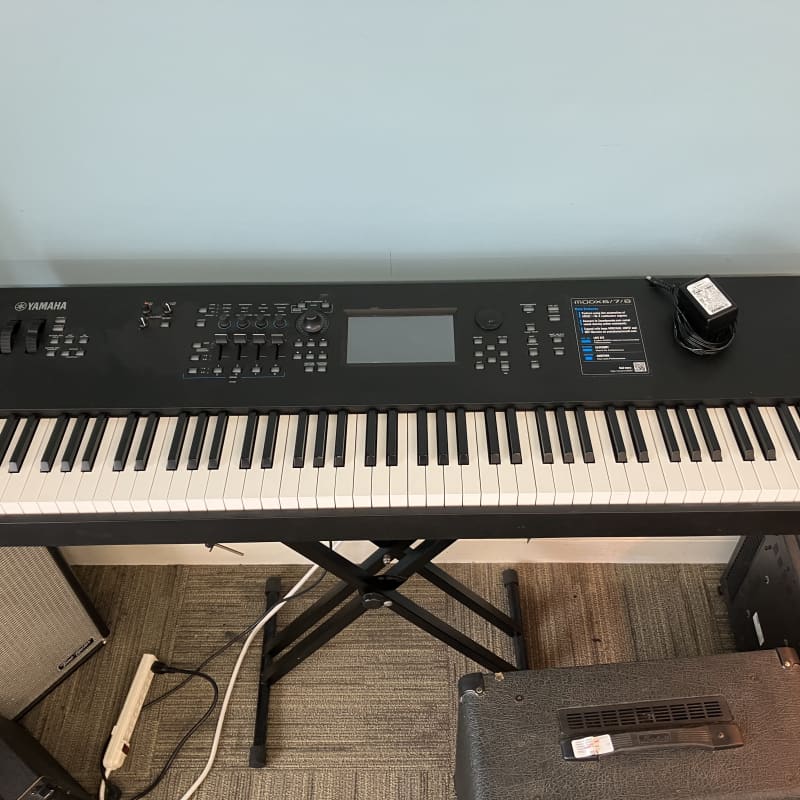 Yamaha MODX8 88 Key Synthesizer Keyboard Synth - used Yamaha              Keyboard Synth