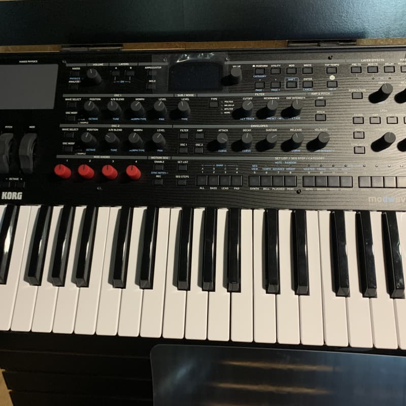 2021 - Present Korg Modwave 37-Key Wavetable Synthesizer Black - used Korg               Synth