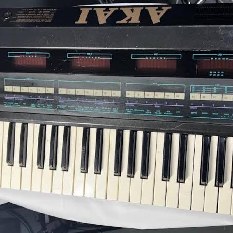 Akai AX80 - used Akai               Synth