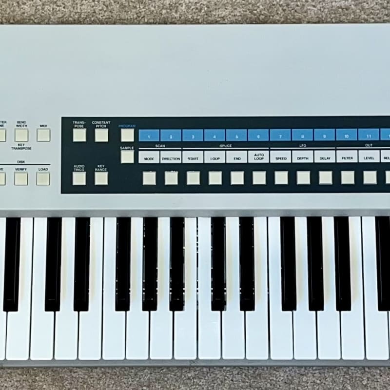 1980s Akai X7000 Sampling Keyboard Silver - used Akai         Sampler