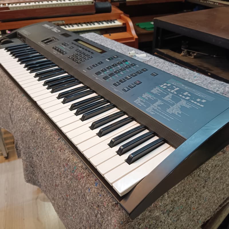 1989 Yamaha V50 FM Synthesizer Black - Used Yamaha  Keyboard