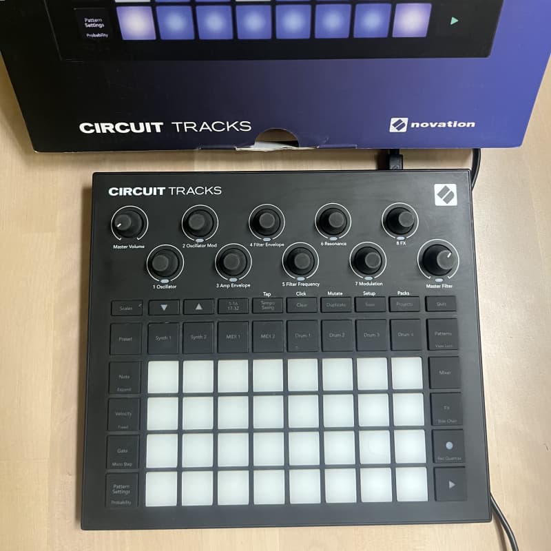 2021 - Present Novation Circuit Tracks Groovebox Black - Used Novation    GrooveBox Midi