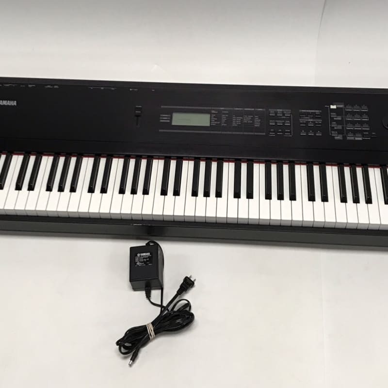 Yamaha S08 - used Yamaha              Keyboard Synth