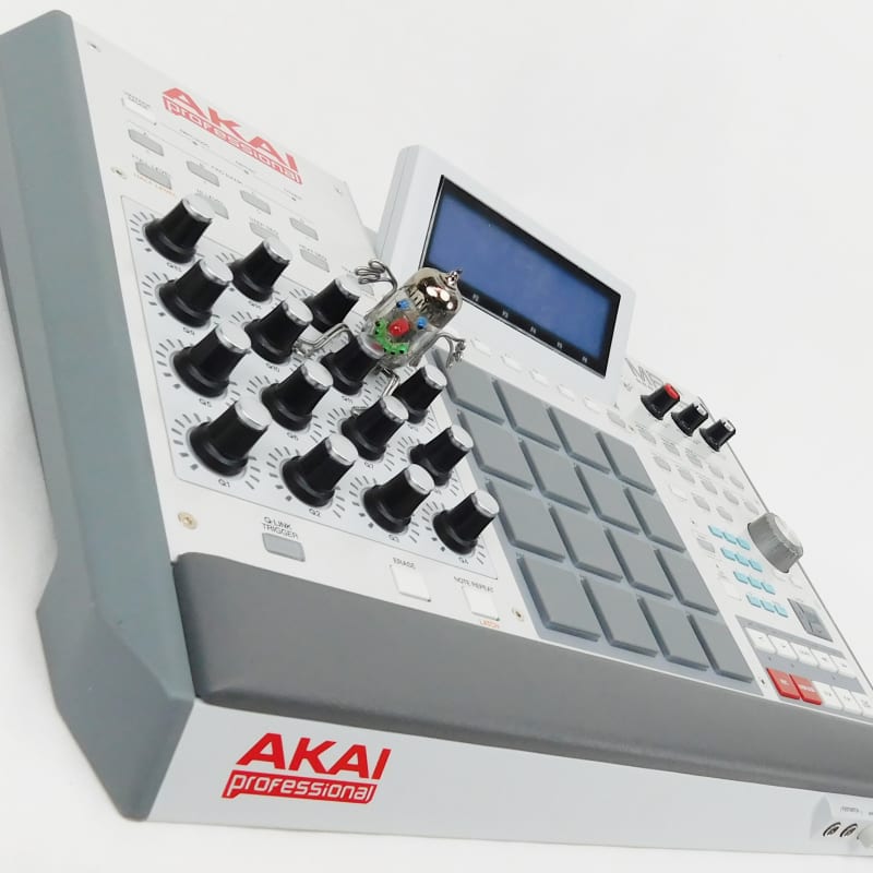 2012 - 2019 Akai MPC Renaissance Groove Production Studio Grey - used Akai     Sampler         Synthesizer