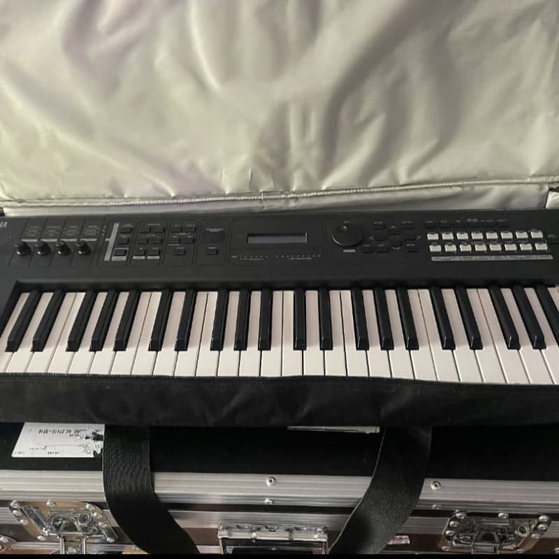2016 - Present Yamaha MX49 Synthesizer Black - Used Yamaha  Keyboard           Synth