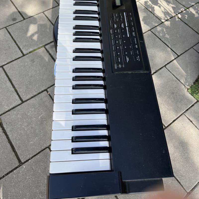 Roland XP-10 - used Roland               Synth