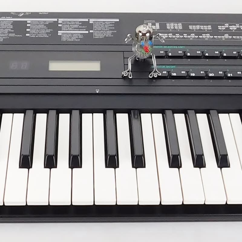 Yamaha DX7S Synthesizer - used Yamaha              Keyboard Synth