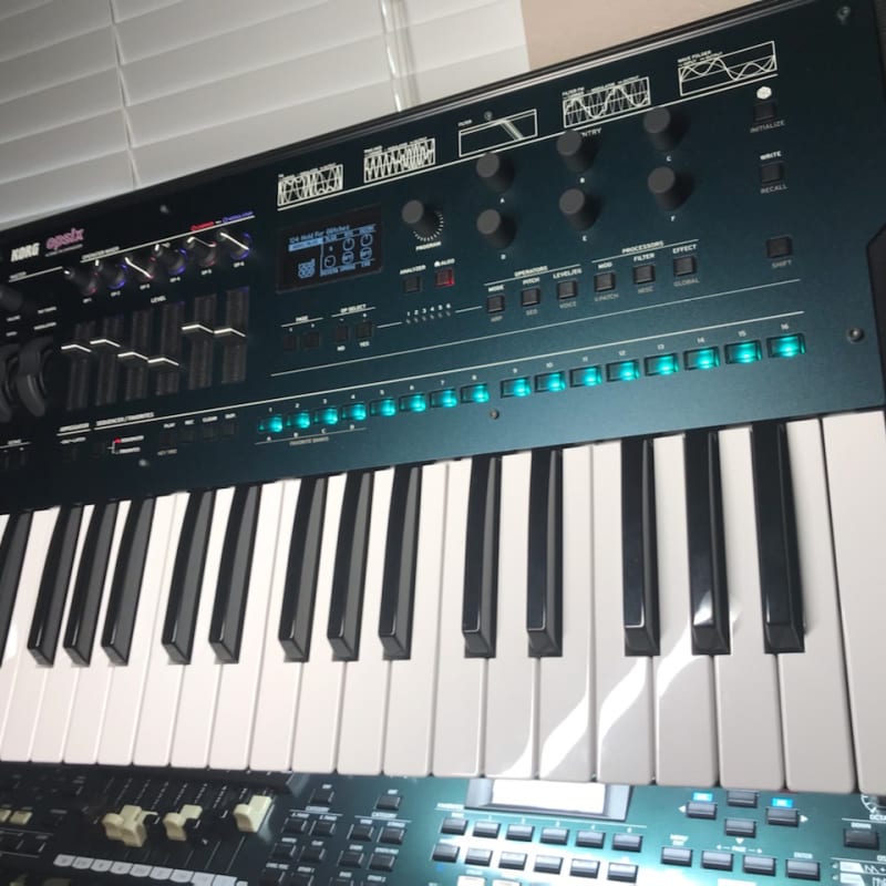 Korg OpSix - used Korg               Synth