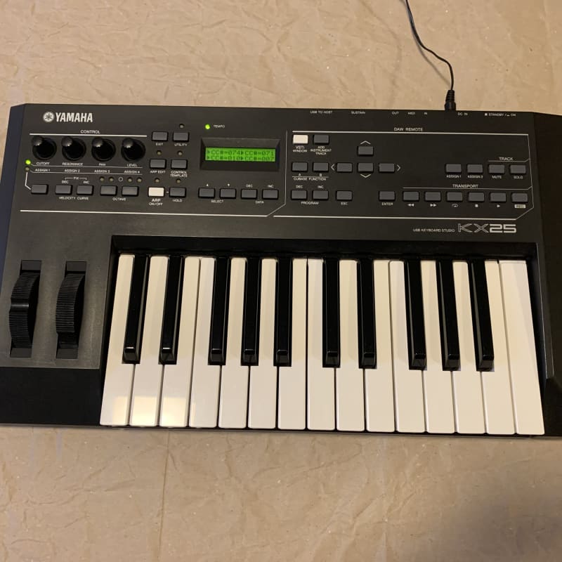 Yamaha KX25 - used Yamaha        MIDI Controllers      Keyboard