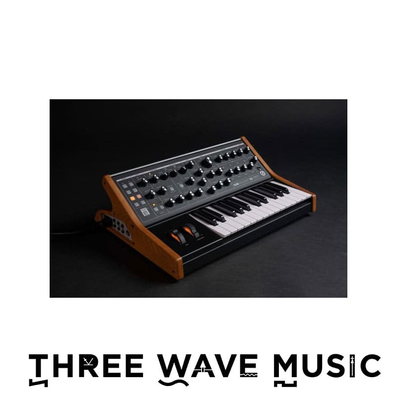Moog Subsequent 25 - Paraphonic Synthesizer - new Moog            Analog  Synthesizer