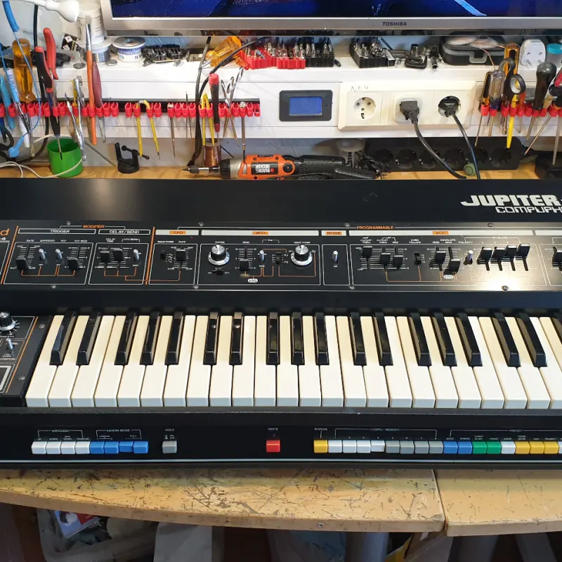 1978 - 1982 Roland Jupiter 4 49-Key Synthesizer Black - used Roland        Keyboard