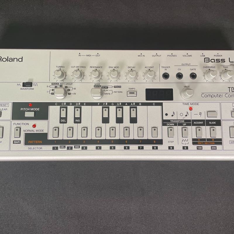 Roland TB-03 - used Roland               Synth