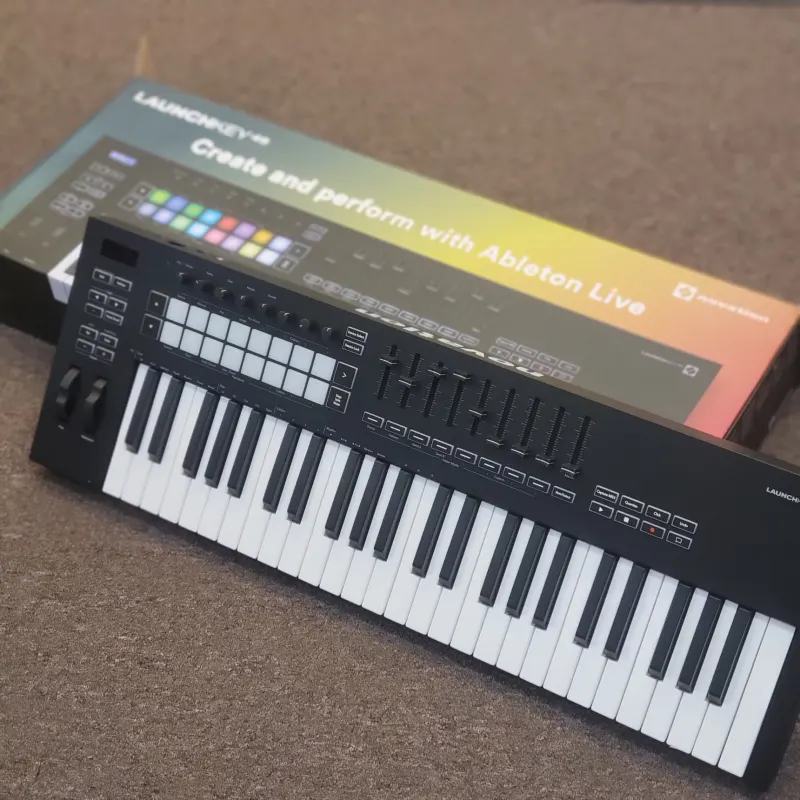 Novation USEDLAUNCHKEY49 - used Novation        MIDI Controllers      Keyboard