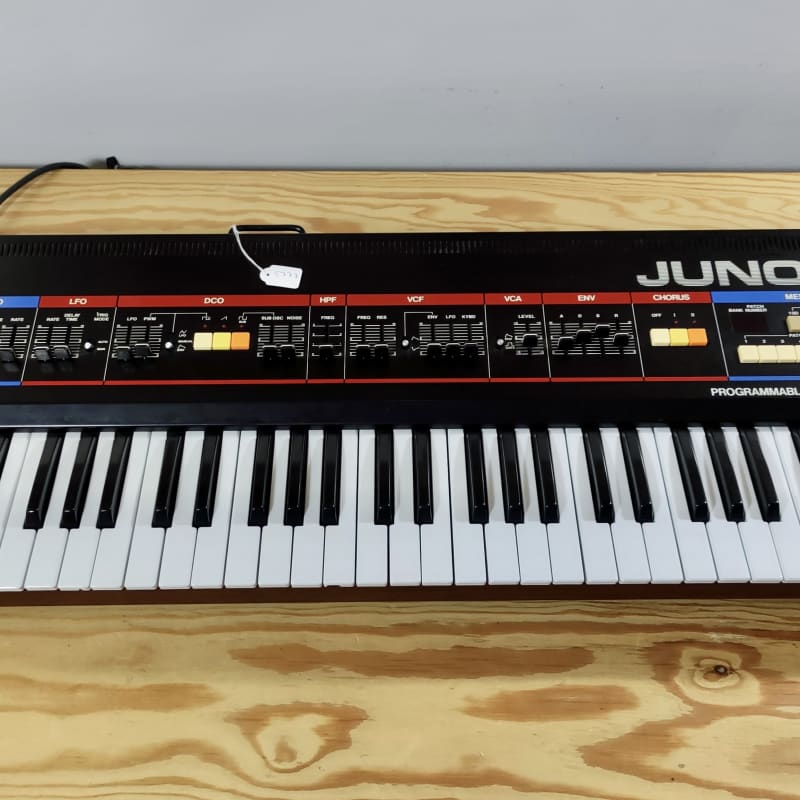 1982 - 1984 Roland Juno-60 61-Key Polyphonic Synthesizer Black - used Roland       Midi