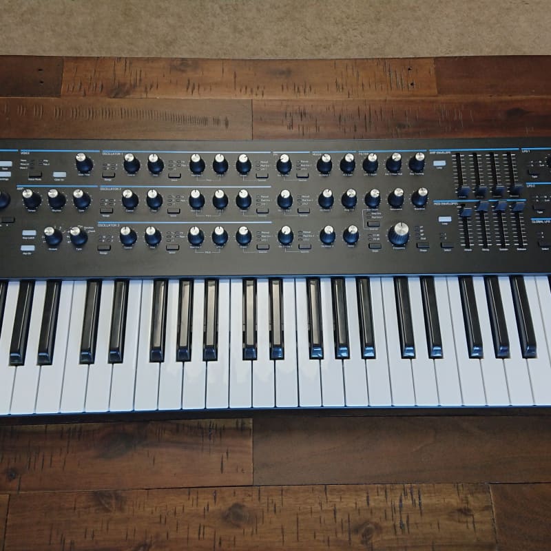 2019 - Present Novation Summit 61-Key 16-Voice Synthesizer Black - Used Novation             Synth