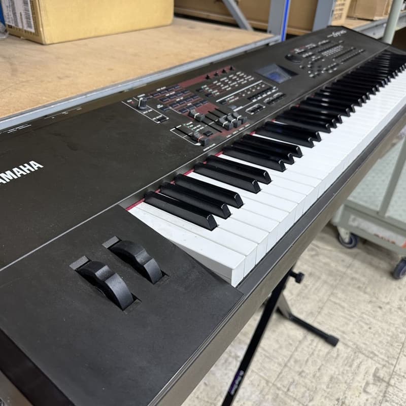Yamaha S70 XS - Used Yamaha Piano Keyboard           Synth