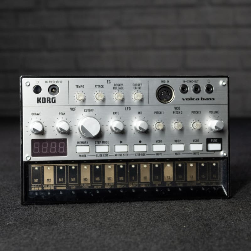 Korg Volca Bass Analogue Bass Machine - new Korg          Sequencer  Analog