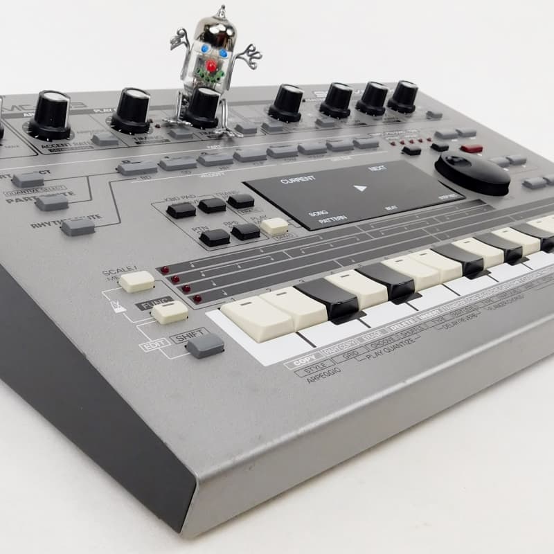 Roland MC-303 Synthesizer Desktop Drum Maschine 808 +Top Zusta... - used Roland   Grooveboxes            Synth