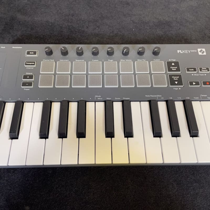 Novation FLKEY MINI - used Novation        MIDI Controllers