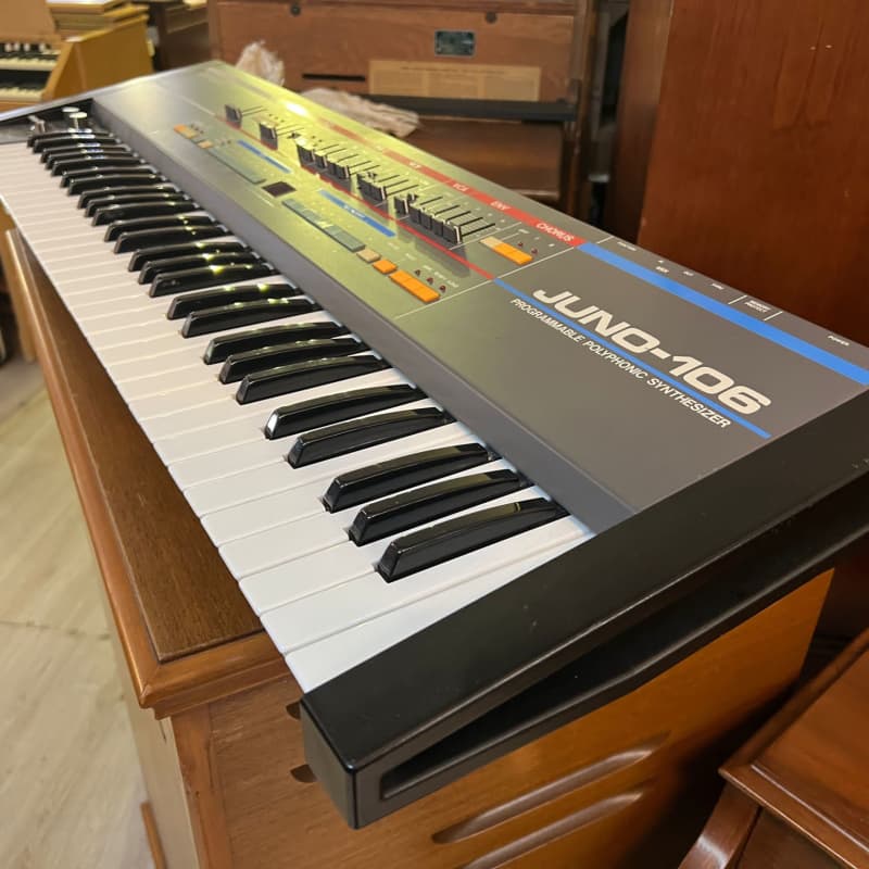 1984 - 1985 Roland Juno-106 61-Key Programmable Polyphonic Syn... - used Roland        Keyboard