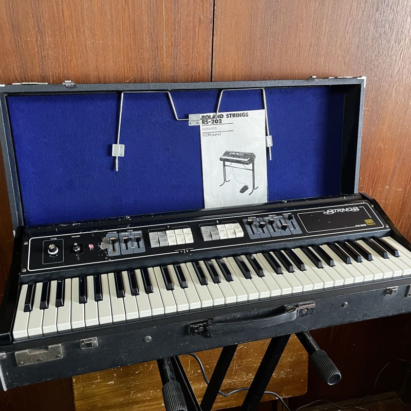 1976 - 1979 Roland RS-202 61-Key String Synthesizer Black - Used Roland             Synth