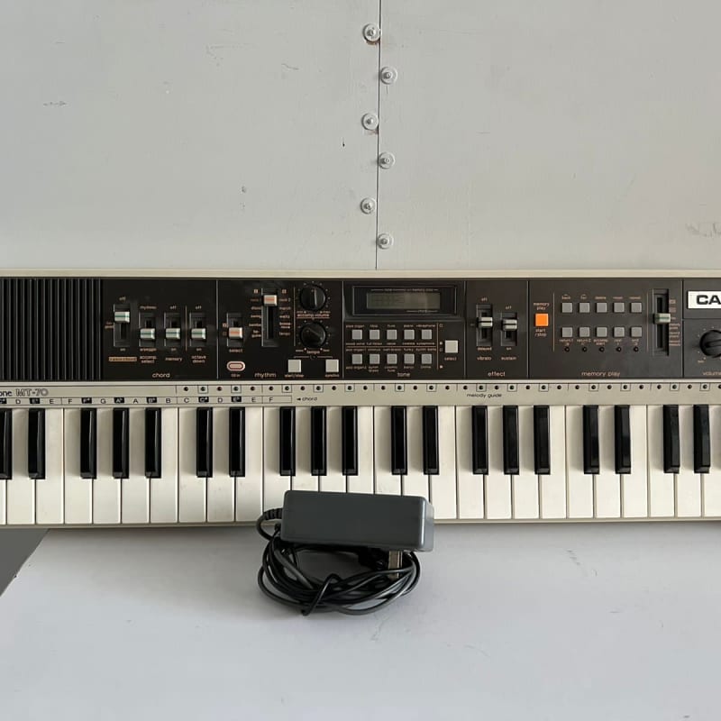 80 s Casio Mt 70 vintage - used Casio       Digital Piano