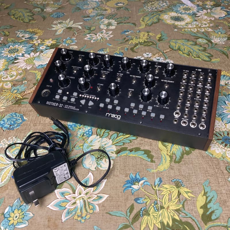 Moog Mother-32 Semi-Modular Analog Synthesizer Synth - used Moog  Vintage Synths Eurorack          Modular  Synth