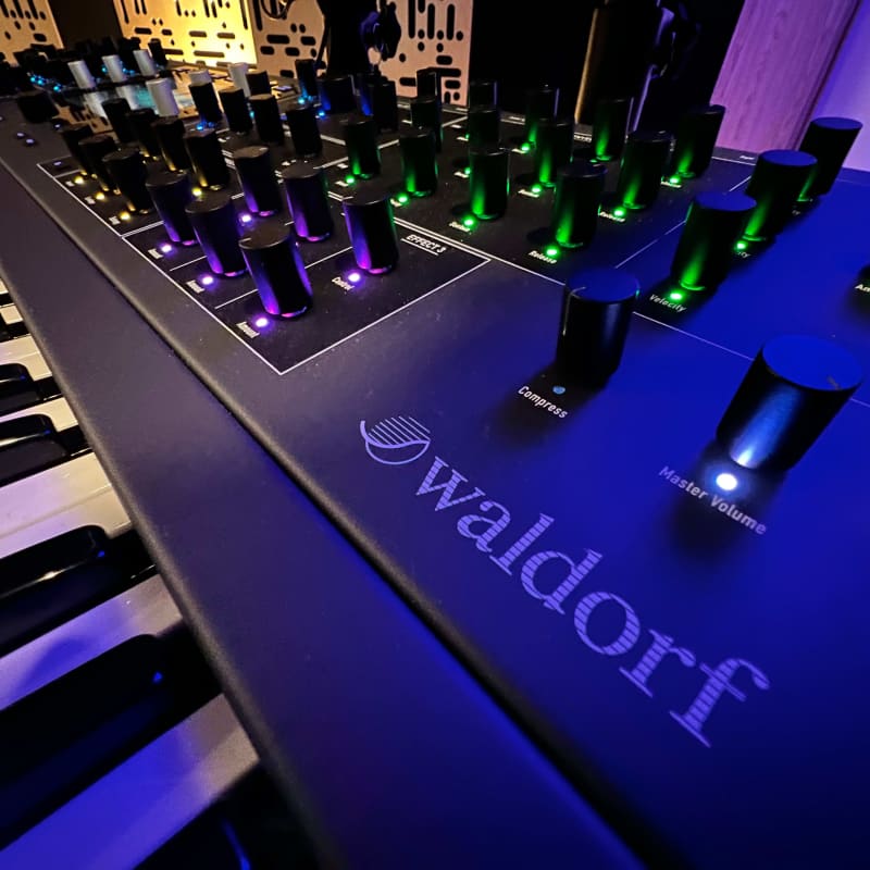 2021 Waldorf Quantum 61-Key Hybrid Synthesizer OEM color - Used Waldorf             Synth