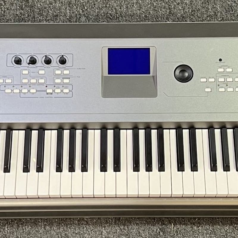 Yamaha MM8 - used Yamaha    Digital   Digital Piano