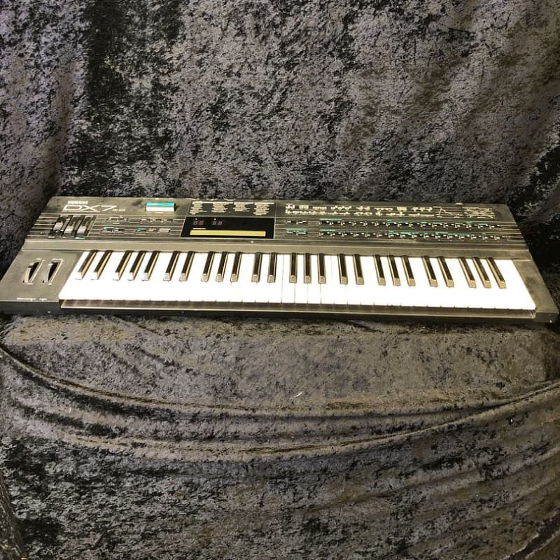 Yamaha DX7 IID - used Yamaha    Digital           Synth