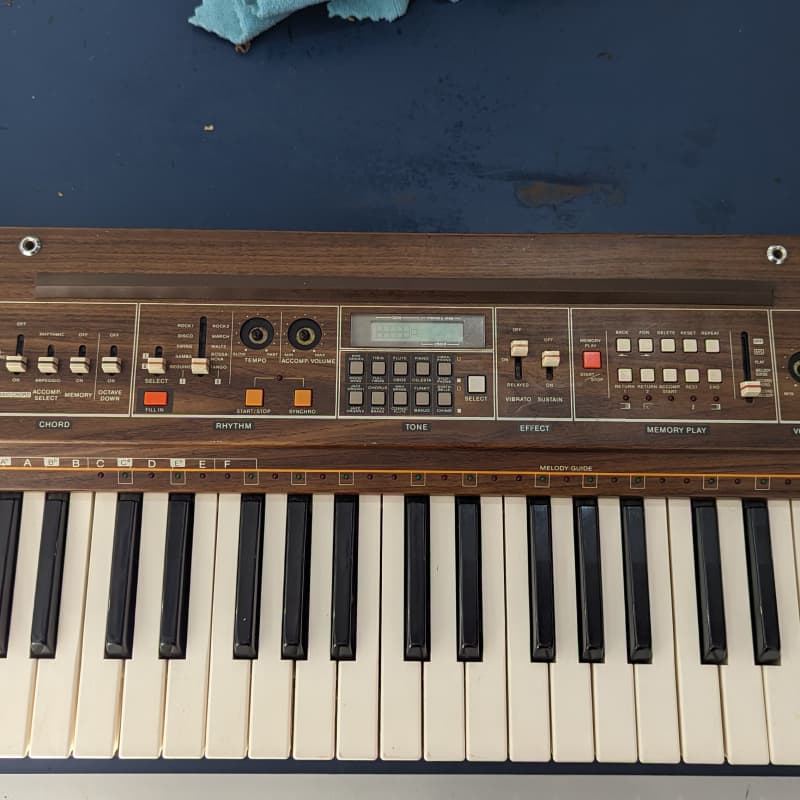 1983-1985 Casio Casiotone 501, CT501 Wood grain - used Casio              Keyboard