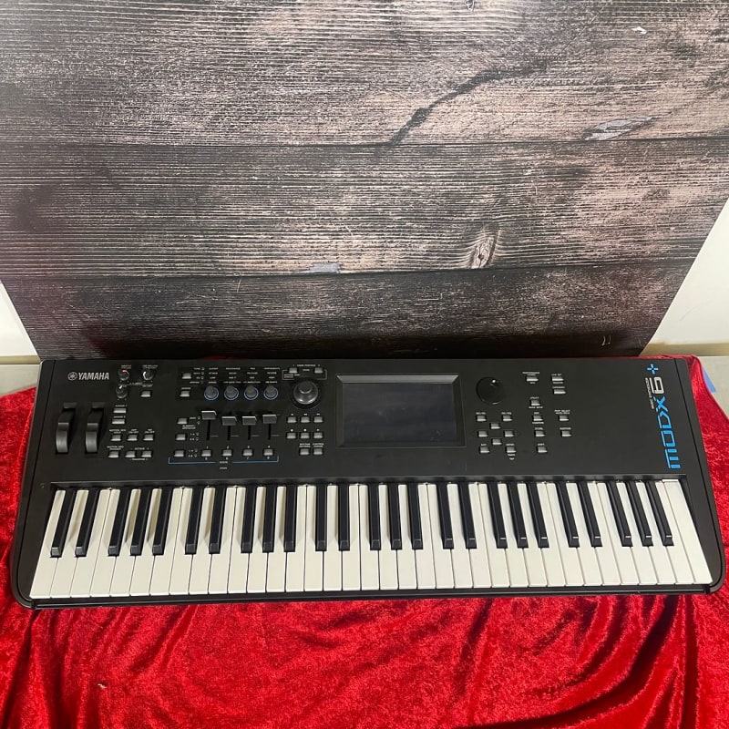Yamaha MODX6+ - used Yamaha              Keyboard