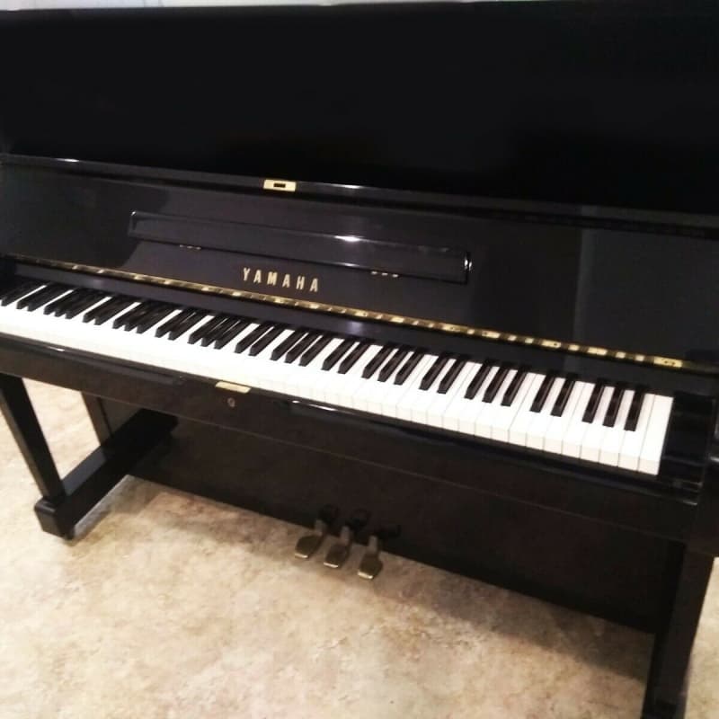 Yamaha U1 Glossy Black - Used Yamaha Piano