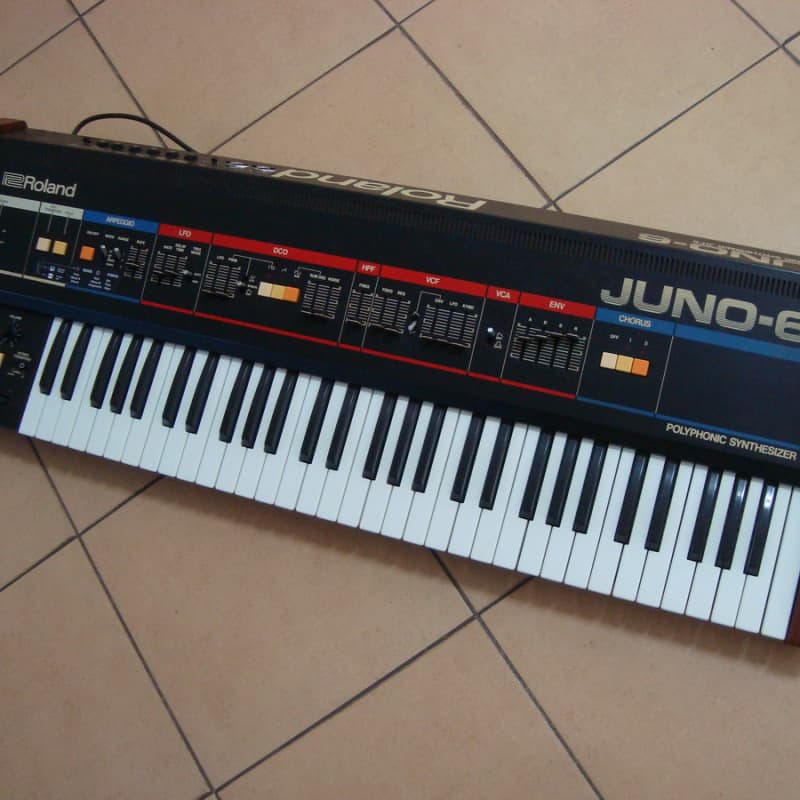 1982 - 1984 Roland Juno-6 61-Key Polyphonic Synthesizer Black - used Roland       Midi     Analog