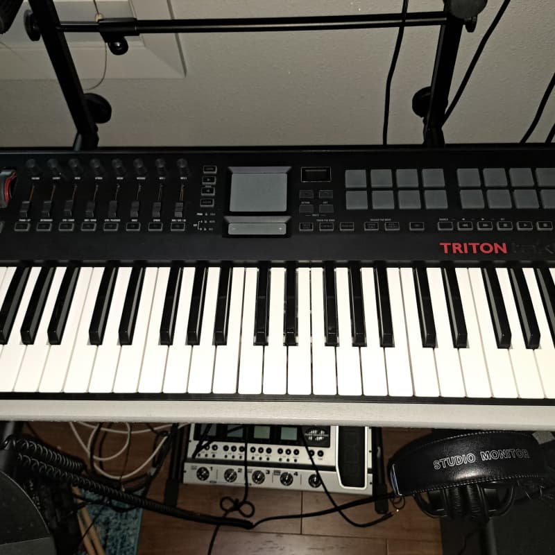 2000s Korg Triton Taktile 49 Black - used Korg        MIDI Controllers      Keyboard
