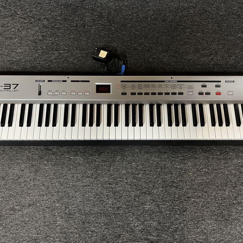 Roland A-37 - Used Roland  Keyboard   Midi    Controller