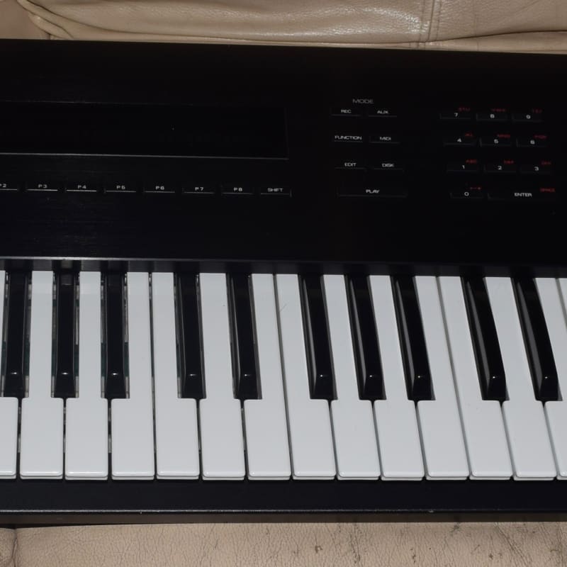 1986 - 1990 Roland S-50 61-Key Digital Sampling Keyboard Black - used Roland              Keyboard