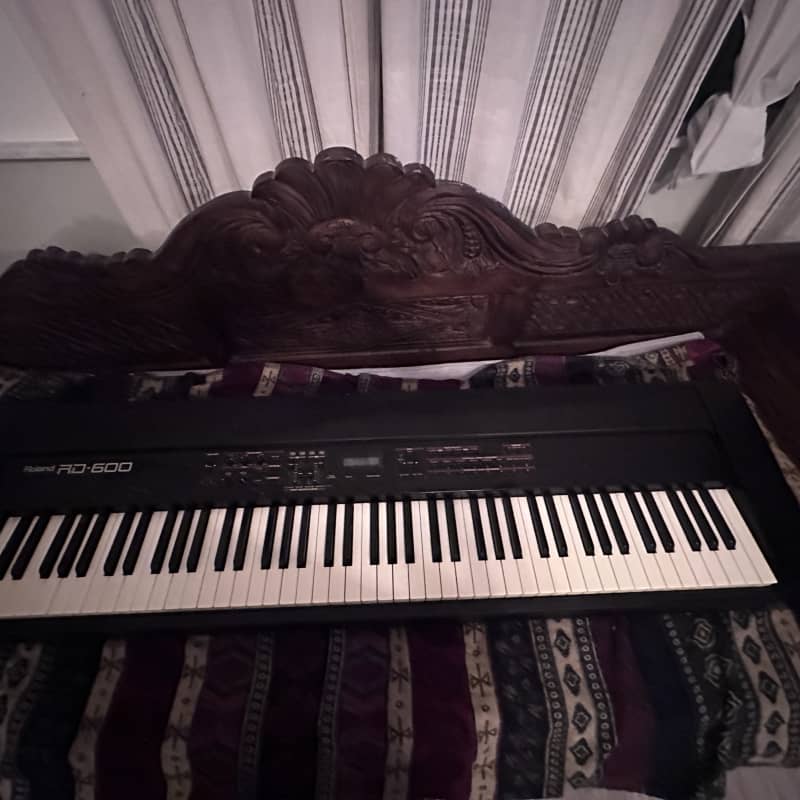 Roland RD-600 Black - Used Roland Piano Keyboard