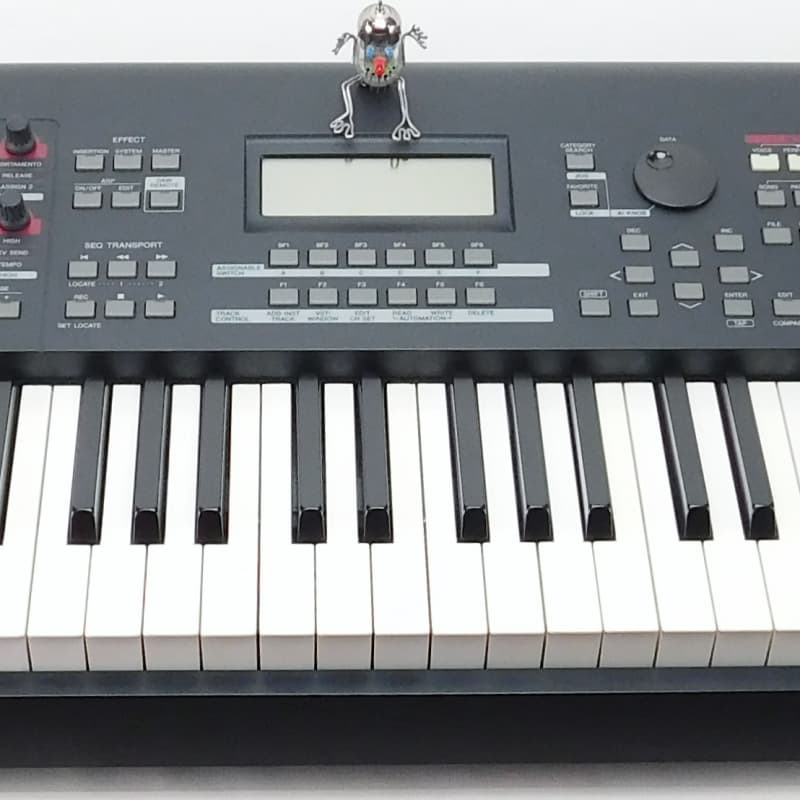 Yamaha MOXF8 Synthesizer 88-Key Hammer + Top Zustand + OVP + 1... - Used Yamaha             Synth