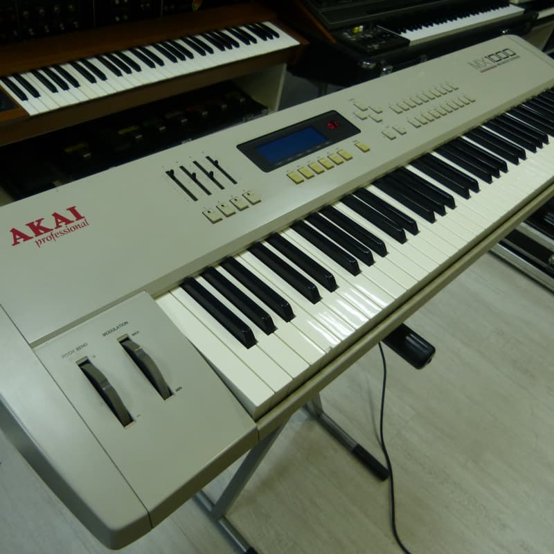 Akai MX1000 - used Akai        MIDI Controllers