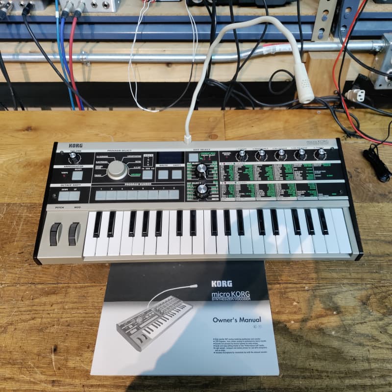 2002 - 2019 Korg MicroKORG 37-Key Synthesizer/Vocoder Silver - Used Korg     Midi        Synth