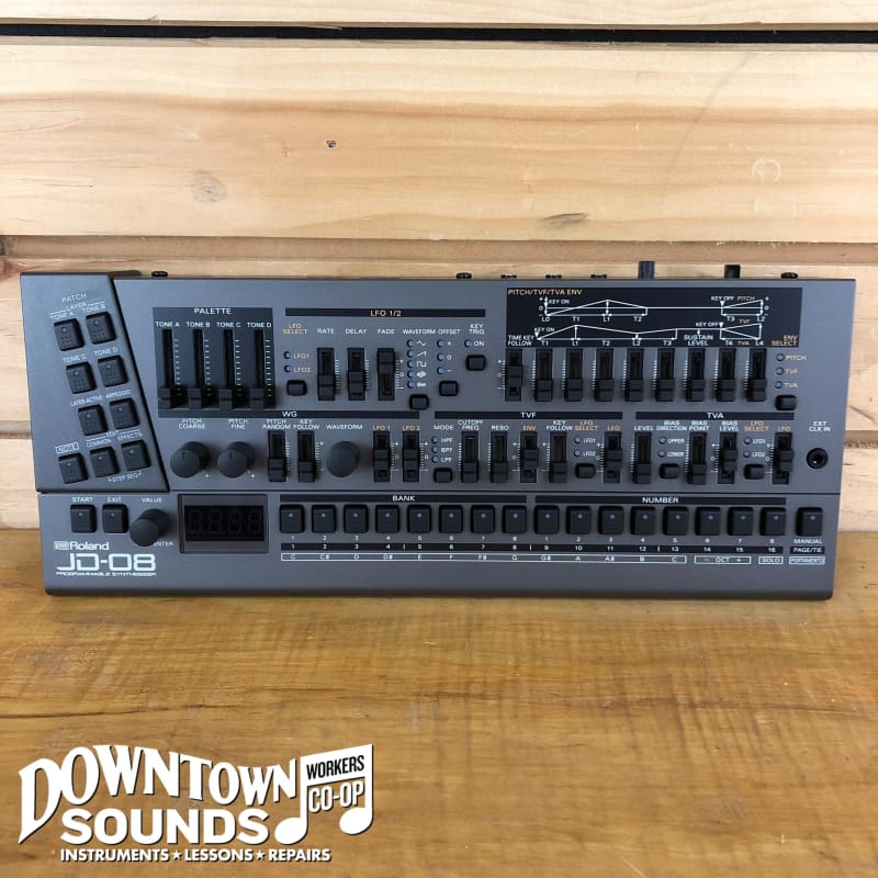 Roland JD-08 Synth - New Roland             Synth