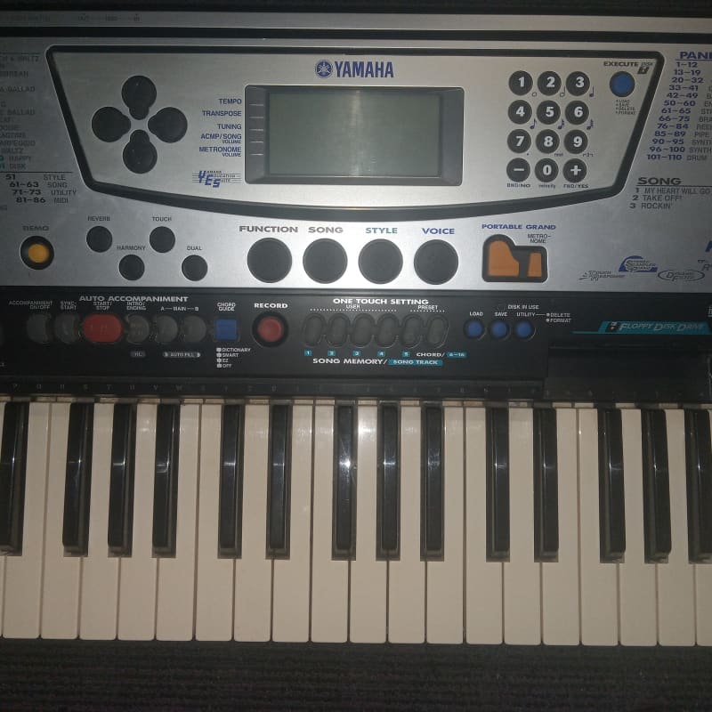 1990s Yamaha PSR-340 - Used Yamaha  Keyboard           Synth