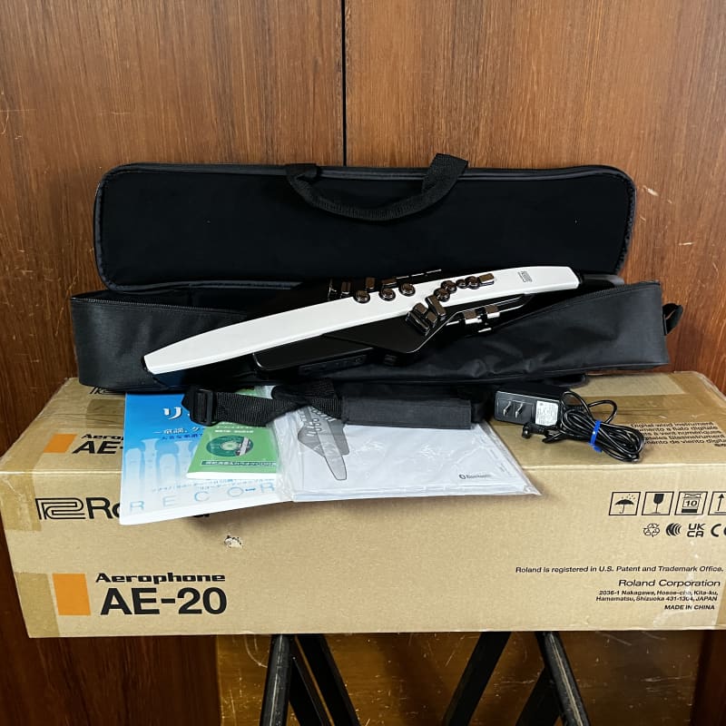 2022 - Present Roland AE-20 Aerophone Digital Wind Instrument ... - used Roland        MIDI Controllers       Synth