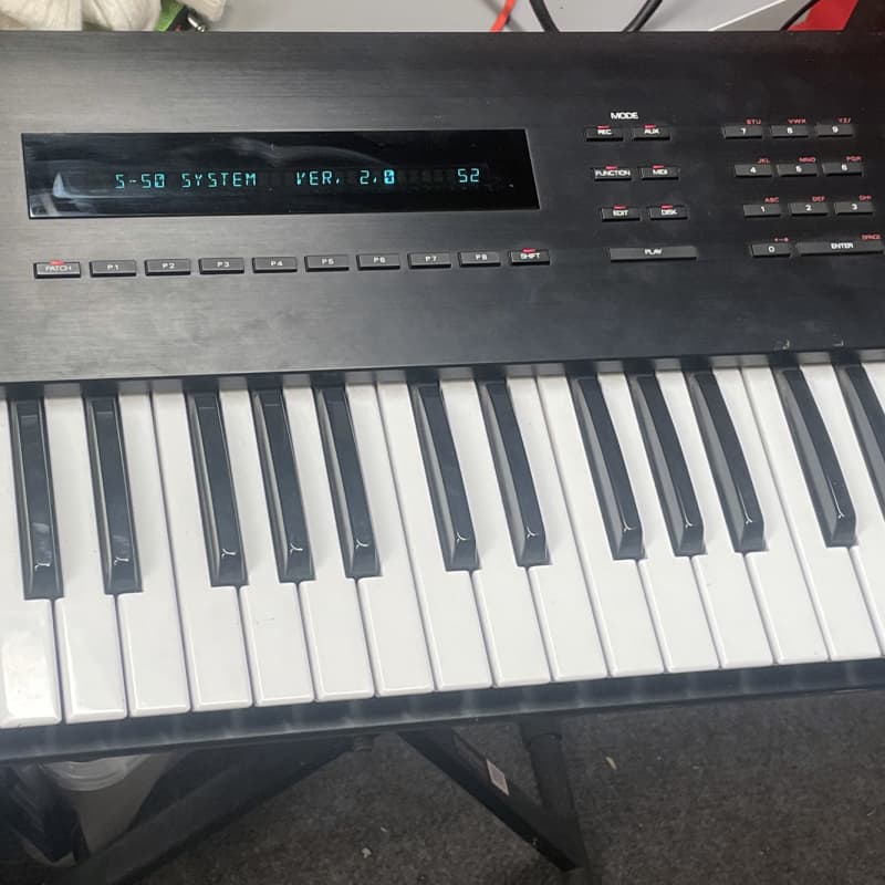 1986 - 1990 Roland S-50 61-Key Digital Sampling Keyboard Black - used Roland  Vintage Synths