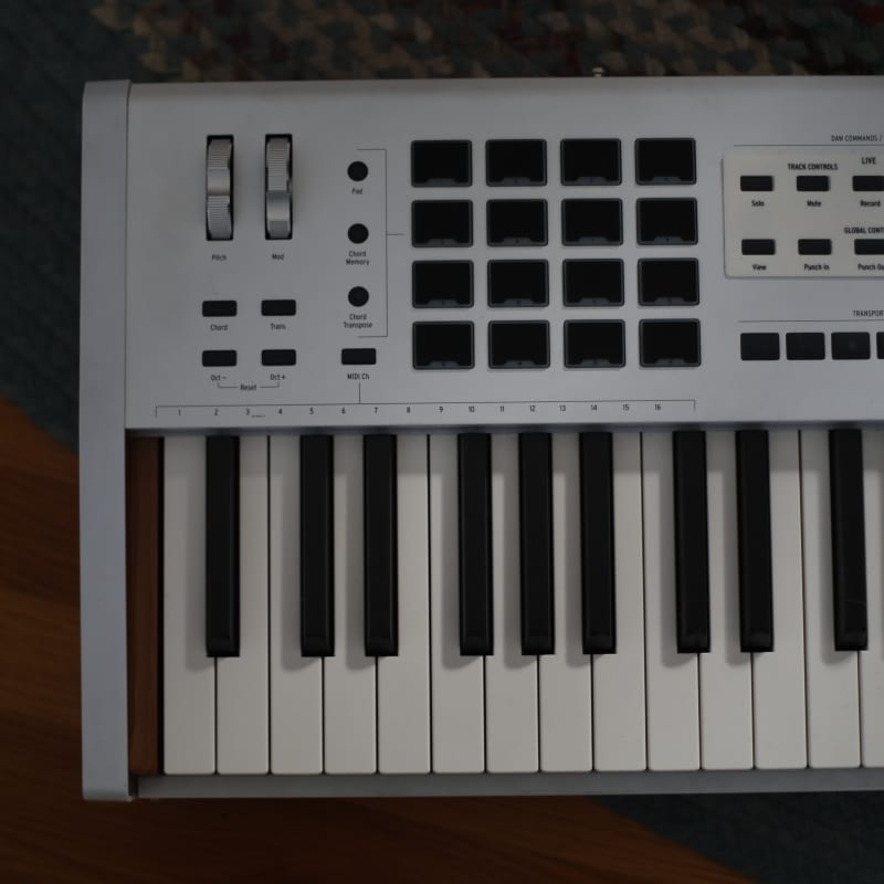2019 - Present Arturia KeyLab 88 MkII MIDI Controller White - used Arturia       Digital Piano MIDI Controllers