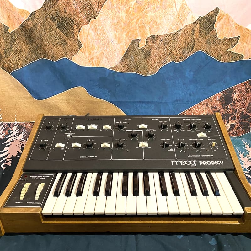 1979 - 1984 Moog Prodigy 32-Key Monophonic Analog Synthesizer ... - used Moog              Synthesizer